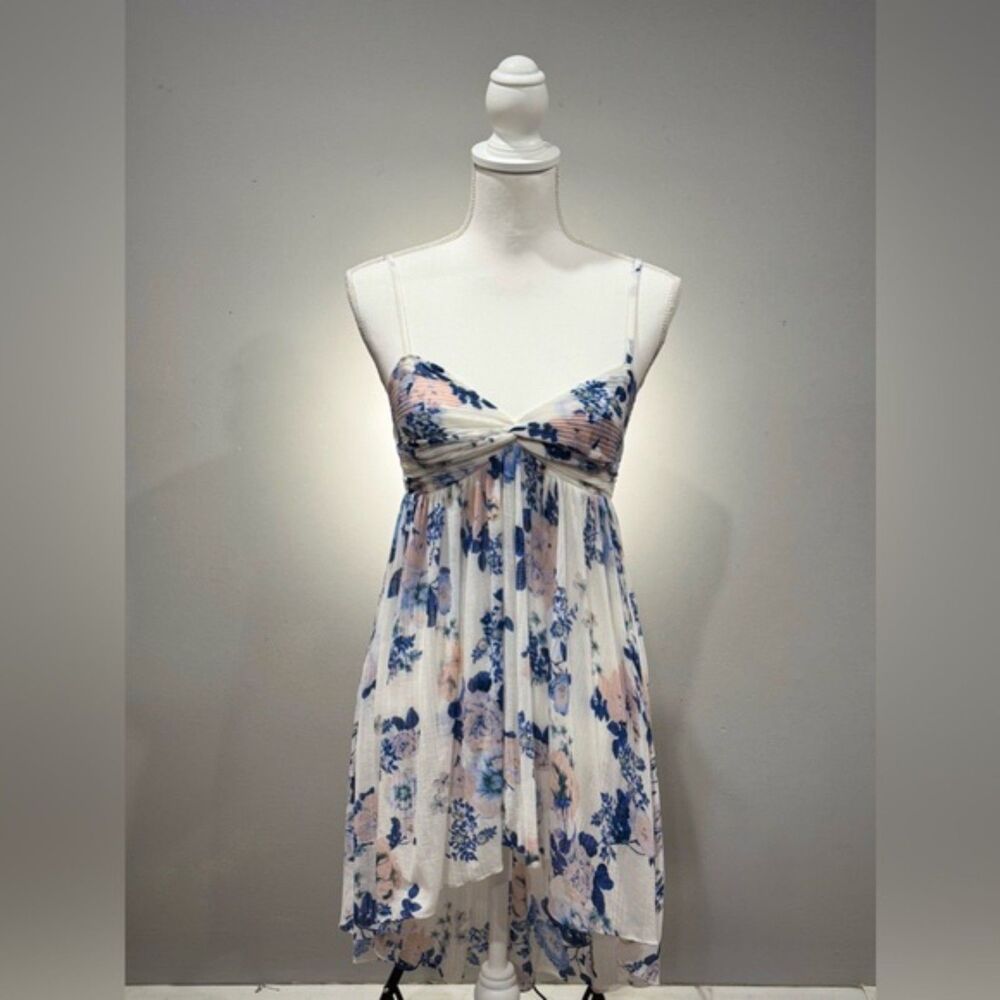 SALE! White Free People Floral Tunic Top Size S EUC